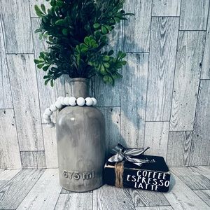 Farmhouse wood bookstack